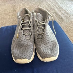 Youth size 5 jordan future highs